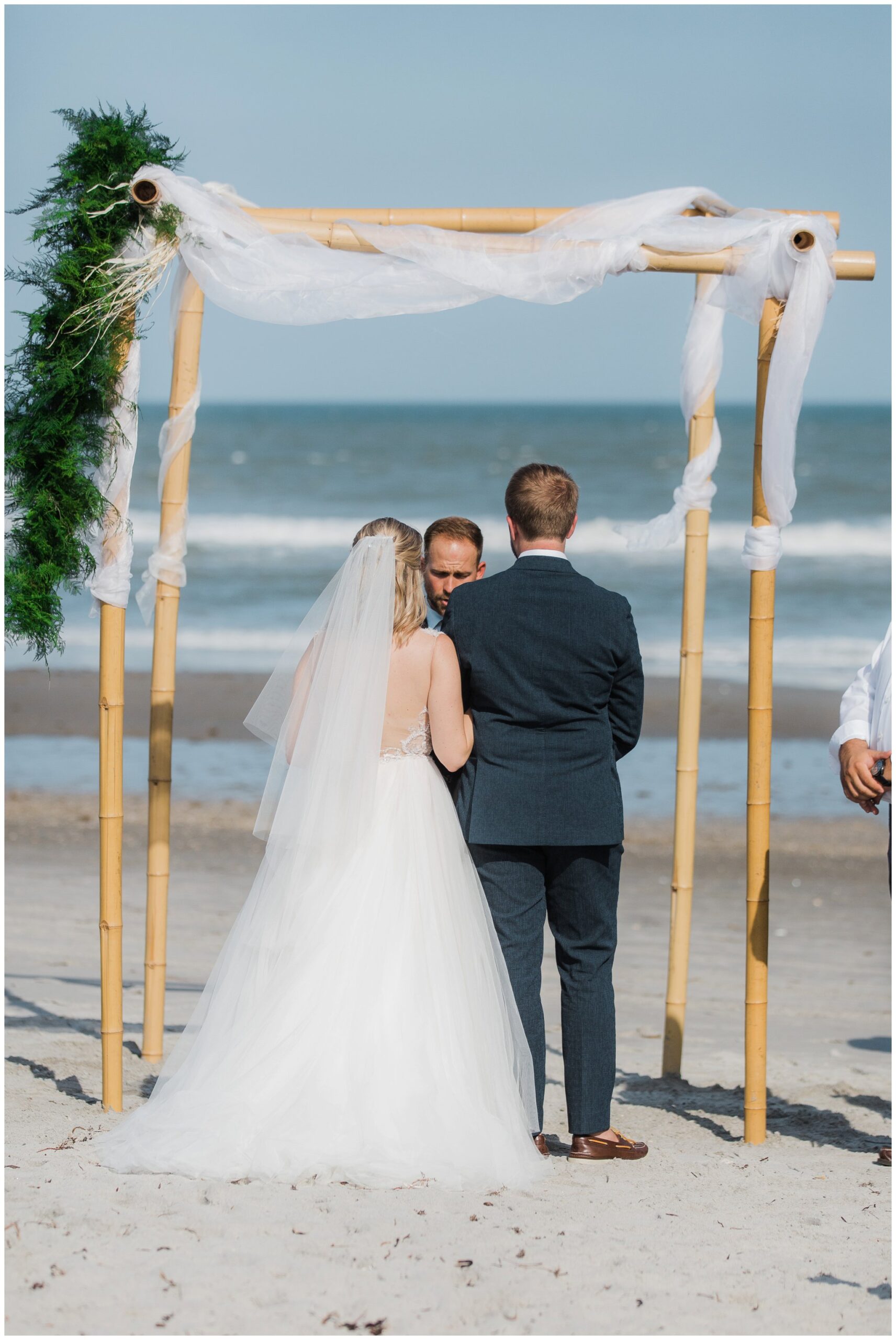 kaley and kevin-coco beach pier wedding-kimberly smith photography_0030.jpg